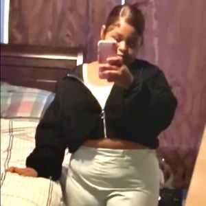 Meet your Posher, Aiyisha